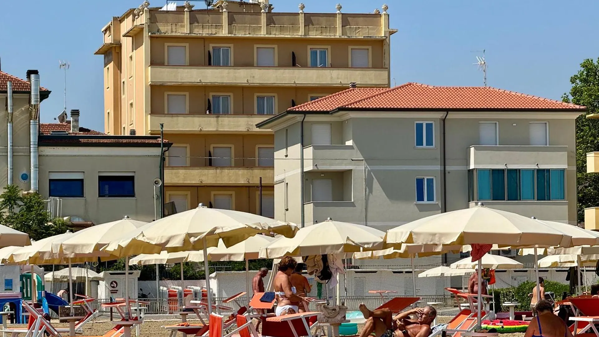 Aparthotel Residence Carioca Rimini